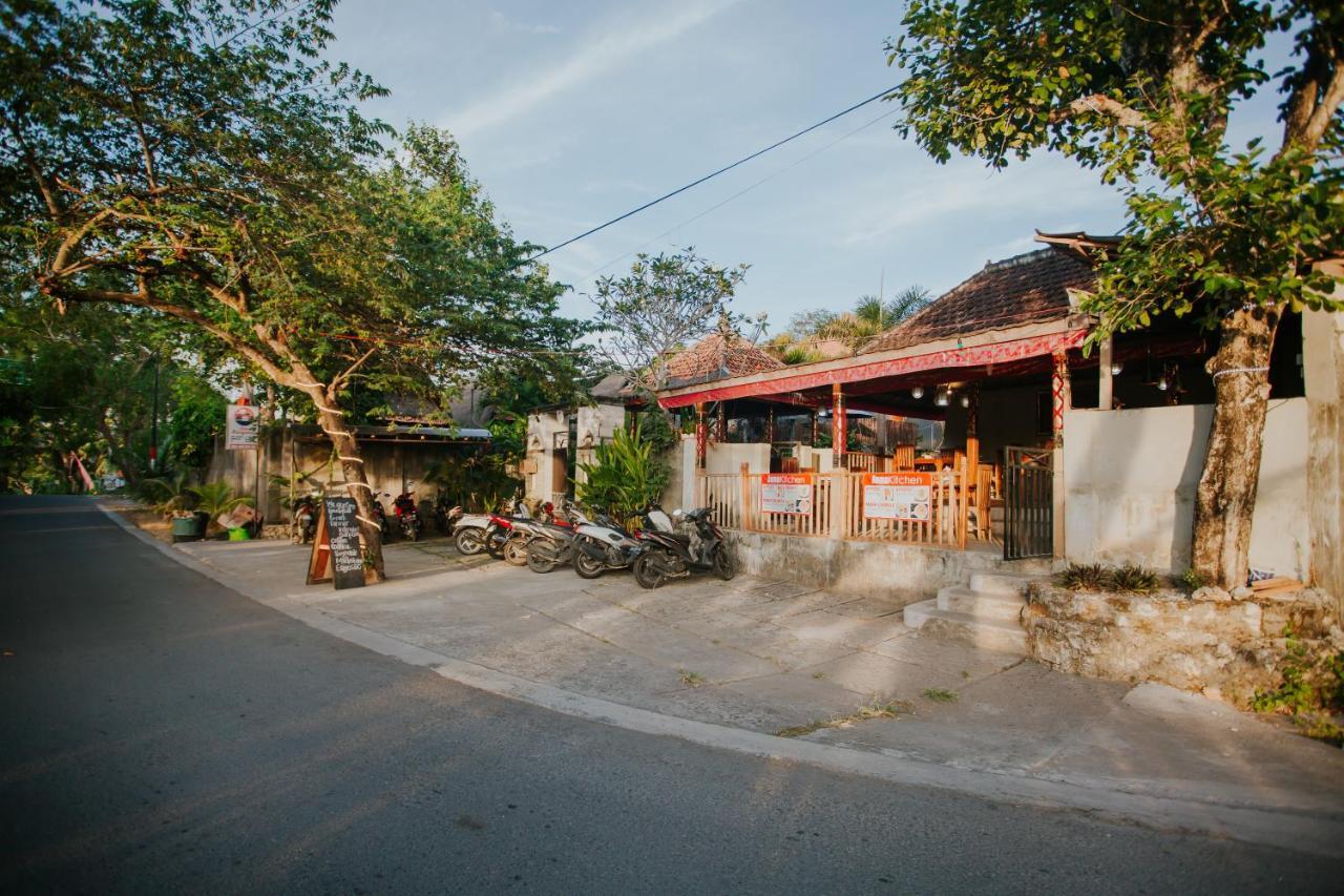 Jona Bungalow Hotel Toyapakeh Exterior photo