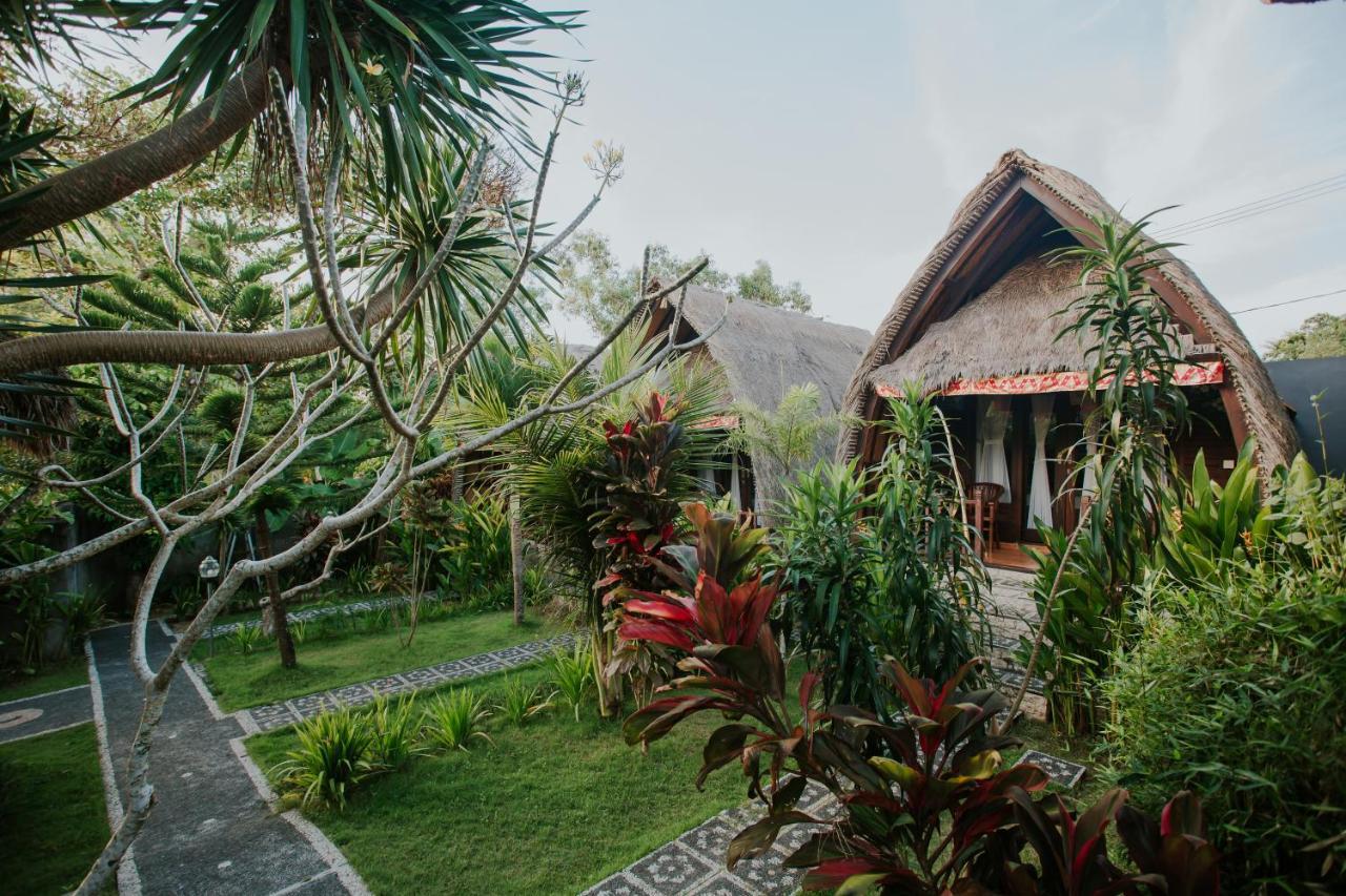 Jona Bungalow Hotel Toyapakeh Exterior photo