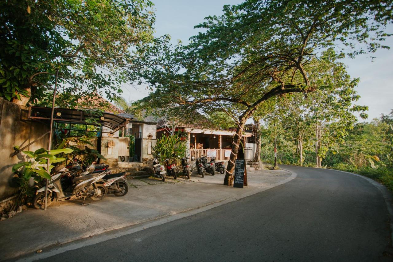 Jona Bungalow Hotel Toyapakeh Exterior photo