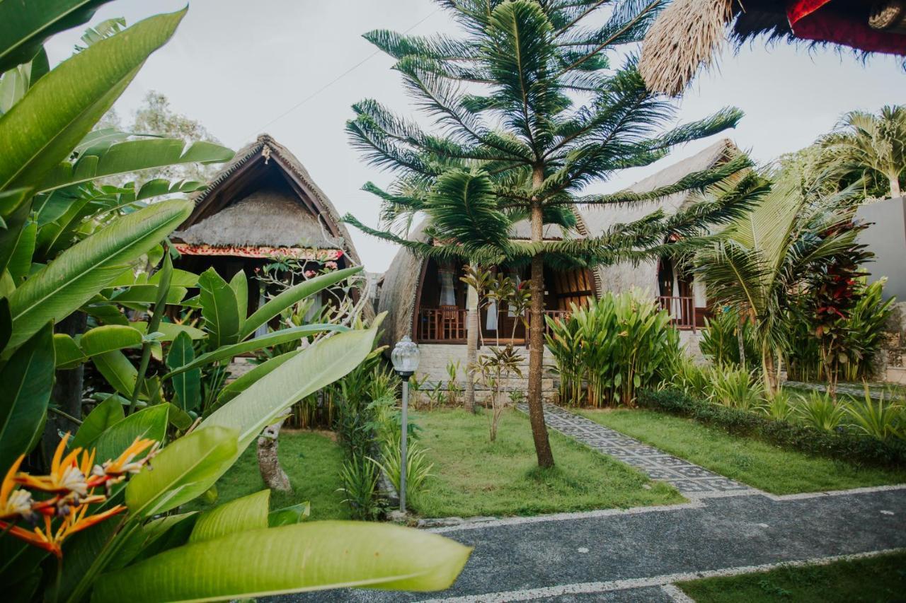 Jona Bungalow Hotel Toyapakeh Exterior photo